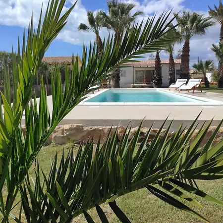 Noemi Villa Cava d'Aliga
