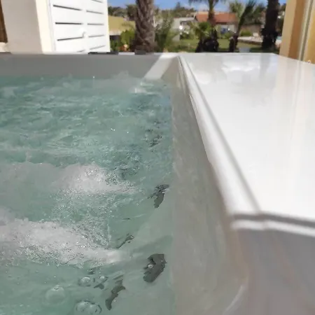 Noemi - Pochi Passi Dal Mare *