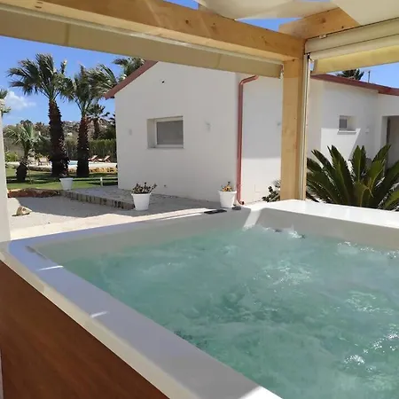 Noemi - Pochi Passi Dal Mare * Cava dʼAliga